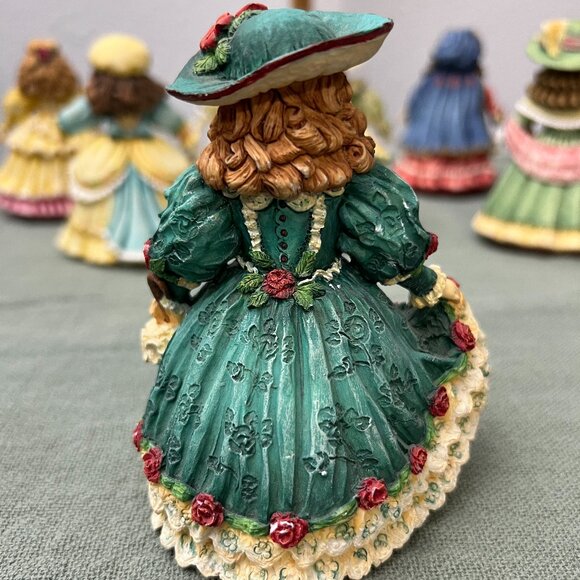 Lot of Eight "The Dolls of Willow Hall" Victorian Miniatures with some RAREs! - Picture 4 of 16